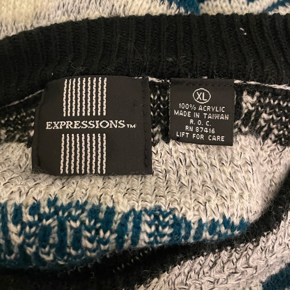 Expression Sweater - Picture 4 of 4